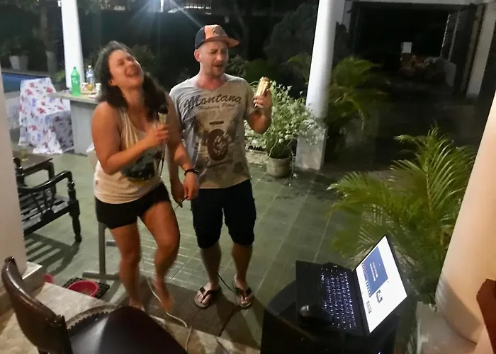 Kingz And Queenz - Negombo